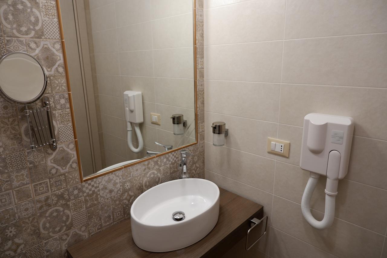 B&B Il Giardino In Citta - Parcheggio Privato Gratuito Foggia Exterior foto